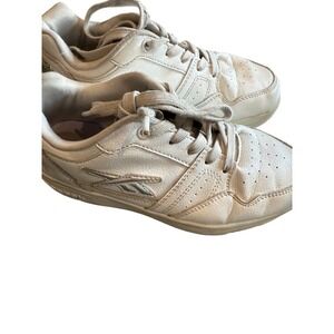 Reebok Girl's‎ White Athletic Sneakers Kids Shoes Iridescent Accents